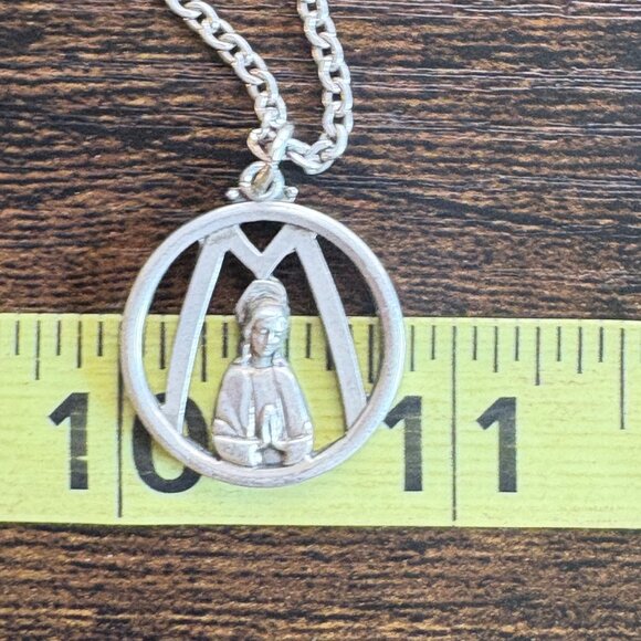 VTG Sterling Silver 925 Mother Mary Circle Pendant Necklace Size 18.5" Length - Picture 11 of 13